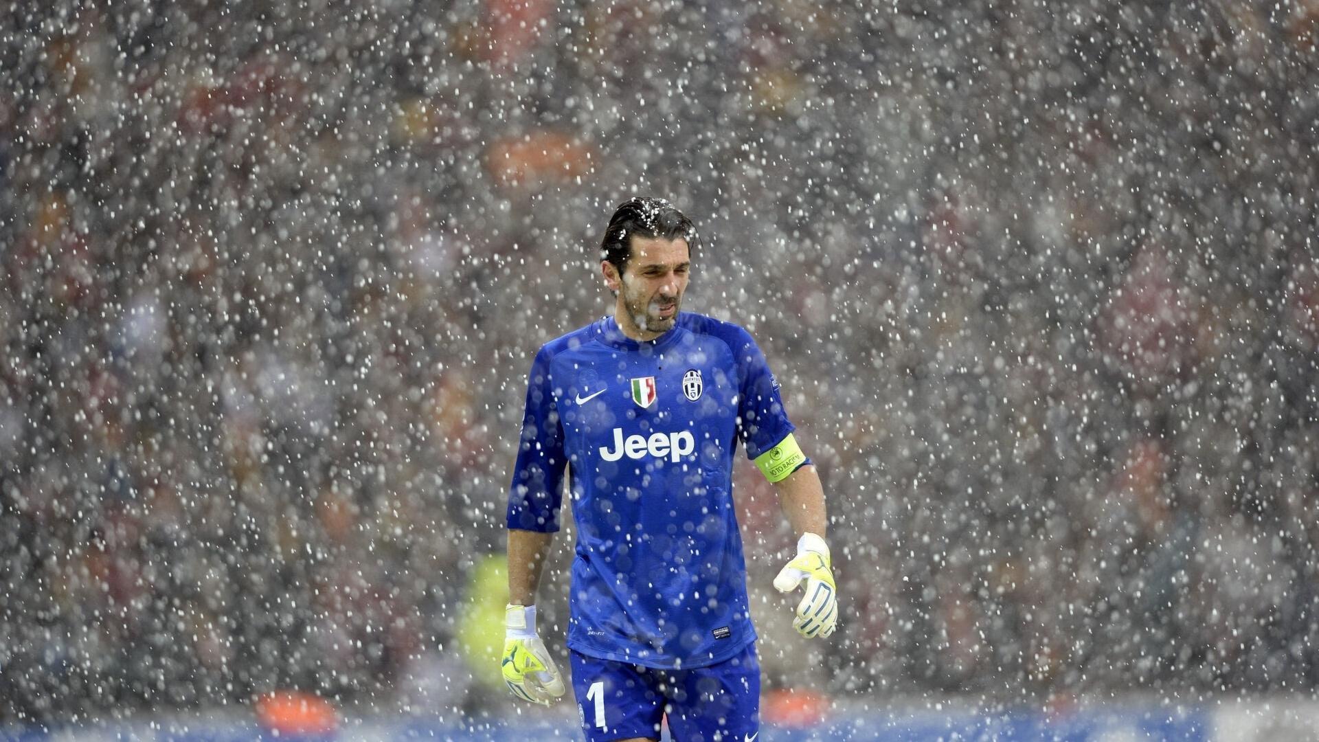 曼联传奇吉米-尼科尔森辞世，红魔哀悼一代边路功勋